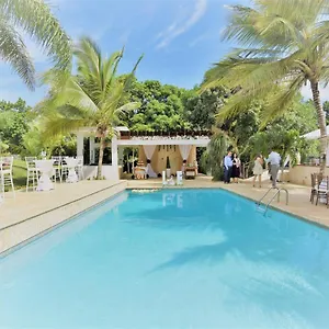 isabela-villa-bonita-vacation-event-venue-sleeps-50.greaterantilleshotels.net/